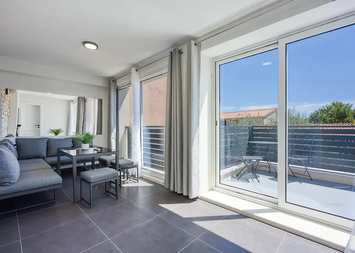 Galant With Pool And Sauna - Happy Maruzini