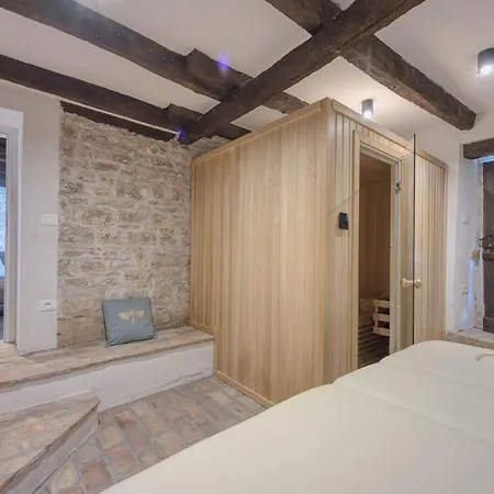 Daire Galant With Pool And Sauna - Happy